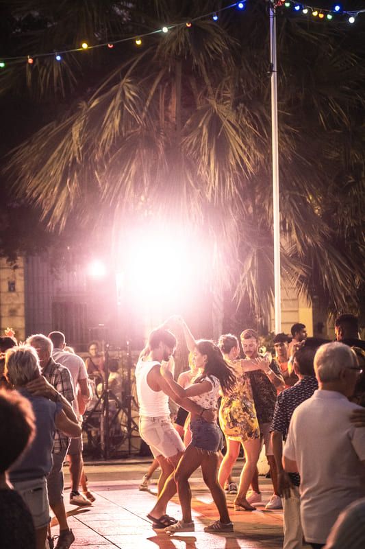 L'une des sessions de Danse ta ville, sur la place Clemenceau, à Pau. DR-Adrien Basse-Cathalinat